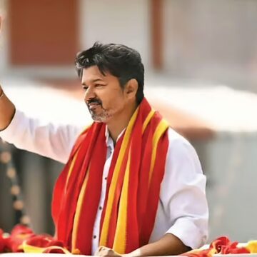 അഴിമതി വിരുദ്ധ ഹെൽപ്‌ലൈൻ പ്രഖ്യാപിച്ചതിന് പിന്നാലെ കൈക്കൂലി വിവാദം; ടിവികെ നേതാവിനെതിരെ നടപടി